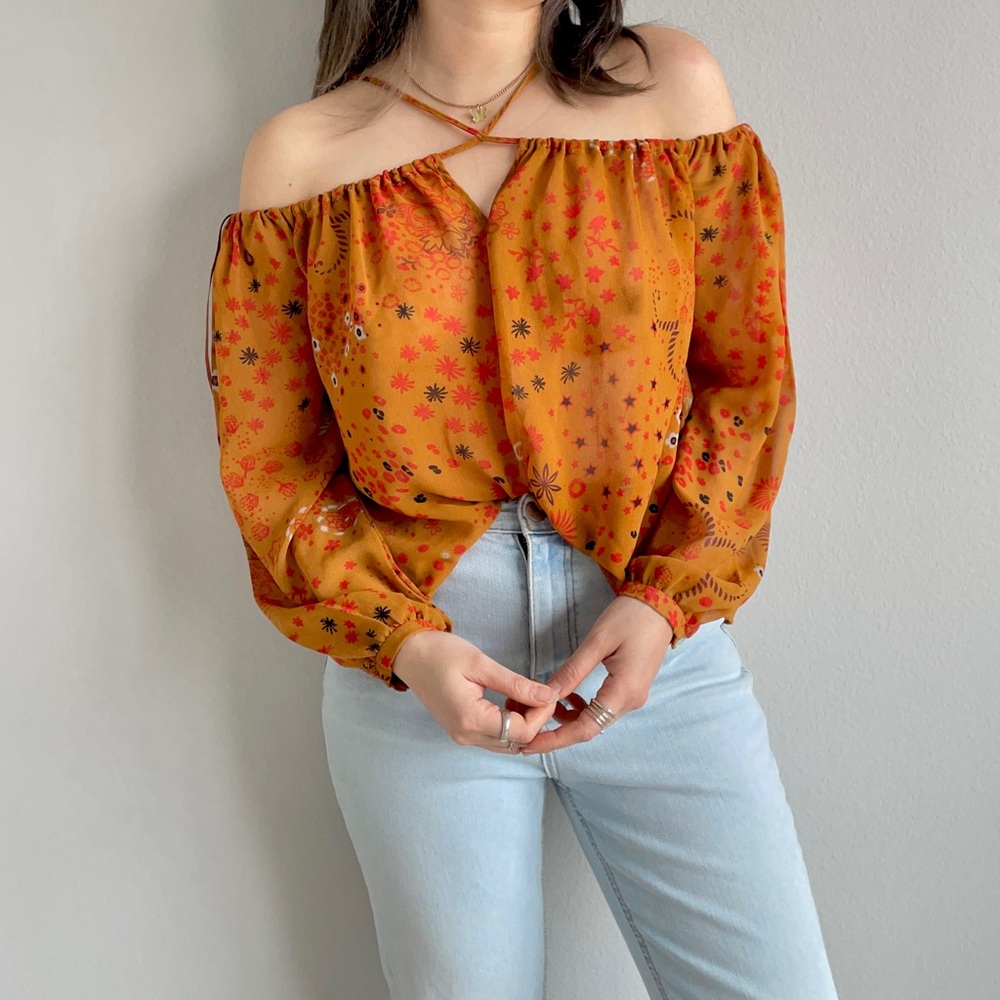Orange Off-shoulder Top
Zara